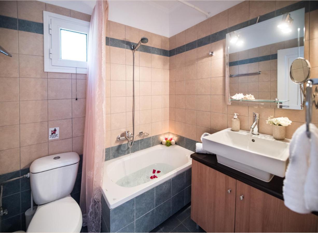 Villa Pasithea - Breathtaking Seaviews, Infinity Pool, Privacy, Close To The Beach 니드리 외부 사진